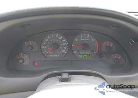 2002 Ford Mustang z USA, uszkodzony, nr VIN 1FAFP44412F232557